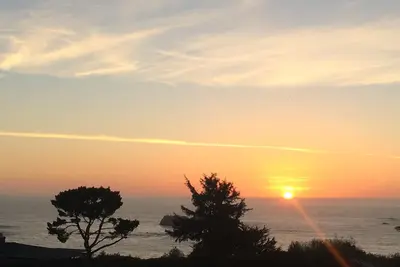 Image de Sunset House -A View to Experience-Serene Location in Town