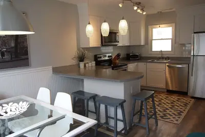 Image de 3 Chambre Maison de ville au coeur de la Dewey Beach; se détendre et profiter dans une grande maison