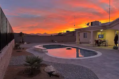 Image de Entièrement meublé, 4 chambres à coucher Lake Havasu City Home