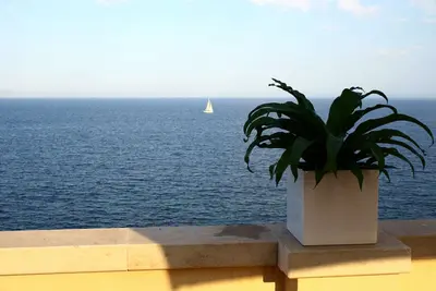 Appartement de luxe dans immeuble ancien avec vue sur l'océan à couper le souffle dans Ortigia
