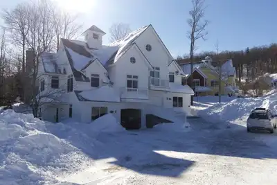 Image de Stratton Mountain Resort Solstice Luxury 5 Bedroom Ski-In \/ Out Vacation Home