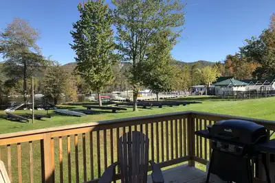 Image de La Cabana, un Studio apt. w \/ terrasse privée sur le lac Dunmore w \/ plage.