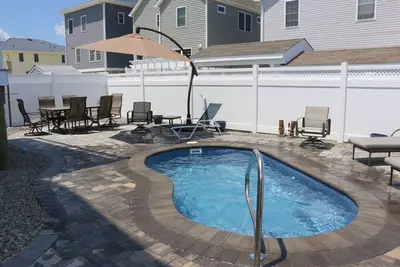 Image de 5 chambres à coucher - 2 maîtres - Brand new pool