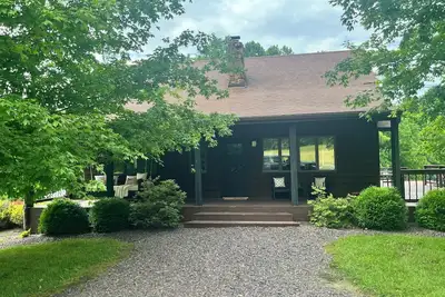 Image de Voté # 1 meilleures vues sur la Route des Vins Shawnee. Lodge moderne avec une terrasse spacieuse