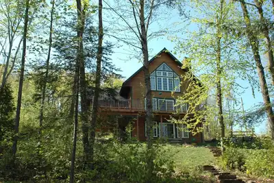 Image de Cinq Chambre Waterfront Chalet