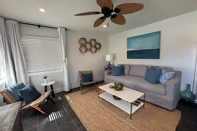 Image de Chalet côtier pittoresque avec grand patio avant à North Beach