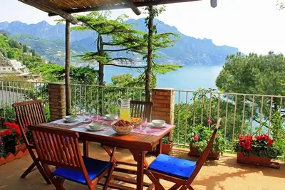 Appartement panoramique à proximité du centre d'Amalfi