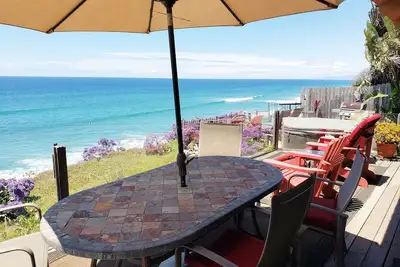 Image de Accueil Oceanfront Belle, vues magnifiques, jacuzzi, terrasse et patio! Meilleure valeur!
