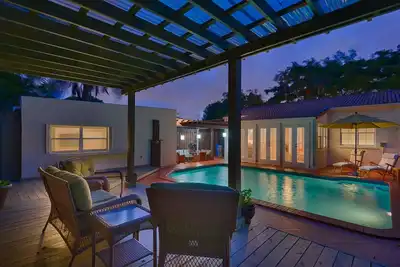 Image de Great Coconut Grove \/ Miami 3\/2 Accueil avec piscine!