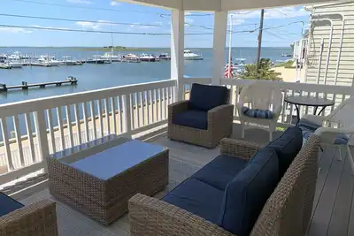 Image de Beach Haven 4 Chambre avec vue superbe à proximité de la plage et du centre ville