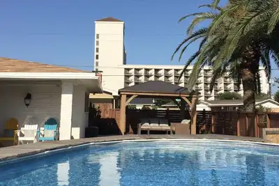 Image de Emplacement idéal, grande maison, piscine privée, belvédère, à pied de la plage et de tout le complexe