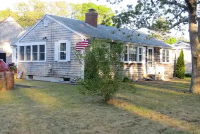 Image de Le confort de la maison avec charme Cape Cod, Ă pied de la plage! Wifi