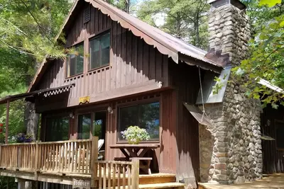 Image de Point de Private Sur Belle Hancock Pond, House est Ă seulement quelques pas de l'eau