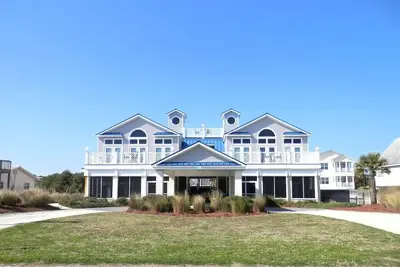 Image de Reserve Maintenant. Top location. Famille Nombreuse! 3 cuisines pour 18 000 + pc + Piscine