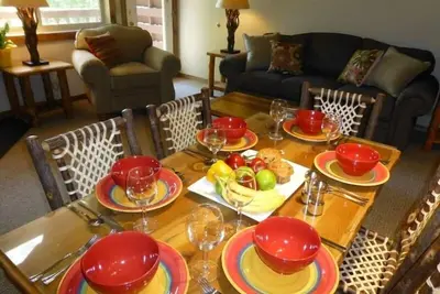 Image de 3br Condo, Downtown Jackson Hole par les pistes de ski, à 5 miles de Grand Teton Parc