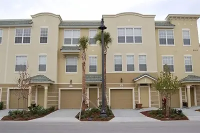 Image de 1 sur 2 Vista Cay Luxury Townhomes côte à côte
