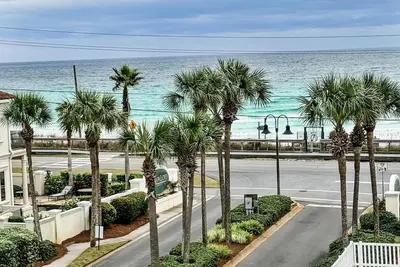 Image de Excellente vue, récemment rénové, Animaux acceptés, Dernier étage, Svs Beach pour 4