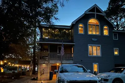 Vue Son, À PROXIMITÉ De La Plage, 5 chambres à coucher, théâtre, kayaks, vélos, C'Est Tout Ici!