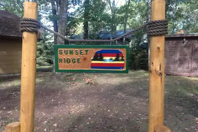 Image de Nord-Michigan Lake Front Cabin (Animaux acceptés)