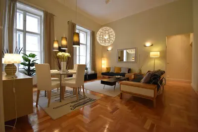 Image de Beautiful Opera 3 chambres \/ 3 salles de bain