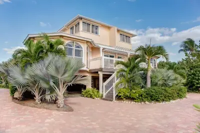 Image de Captiva Beach Villa Conch - Baie Ă la plage de luxe