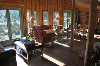 Image de Rustic Lodge - Idéal pour les week-ends de feuillage d'automne, retraites de vacances