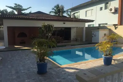 Image de Maison Riviera près de la plage avec 5 chambres, confort et praticité