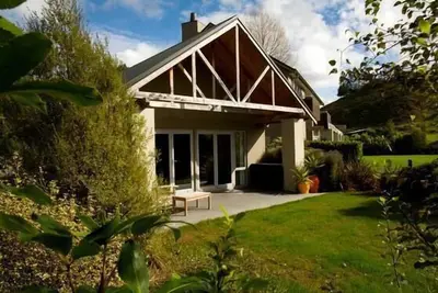 Image de Cottage détendue contemporain sur 100 acres