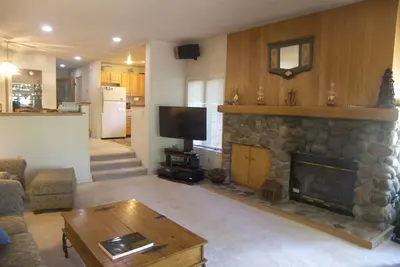 Image de 3br 2. 5ba Condo Gas Log Fire Bbq