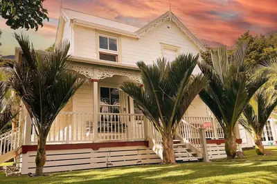 Image de 120 ans, 5 chambres Lodge caractère suintant avec plage arrière et avant
