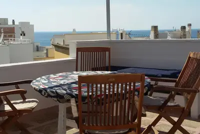 Image de Gallipoli, 4 lits, plage de marche, terrasse avec vue sur la mer.