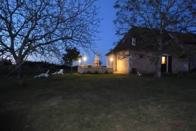 Image de Gîte de charme au calme avec belle vue dans le Périgord pourpre