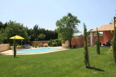 Roussillon:Grande villa provençale au calme-Piscine privée