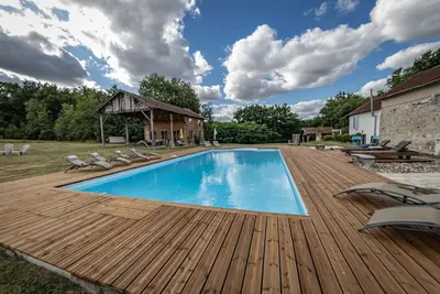 Image de Ferme avec piscine privée. Inoubliable.