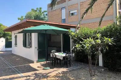 Image de Maison avec jardin près de la plage!