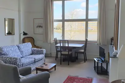Image de Putney, Super 1 bedroom flat on the river with use of garden