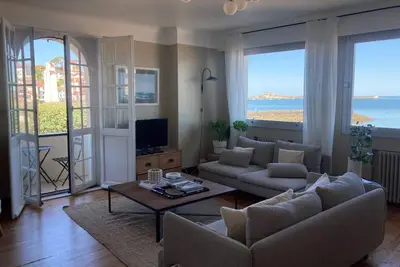 Image de St Jean De Luz, Rare & Bel Appartement Front De Mer Ensoleillé
