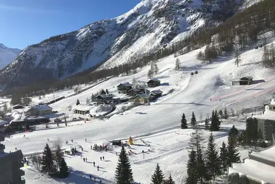 Image de Appartement de 4 chambres avec vue imprenable sur la vallée