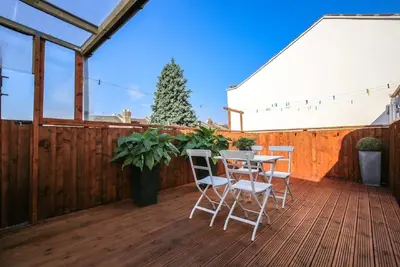 Image de Spacieux appartement peut accueillir 11 invités 15 minutes du centre de Londres