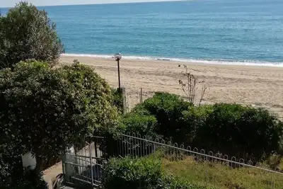 Image de Villa Seulement À 5 MÈTRES De La Plage De Diamond (Cs)