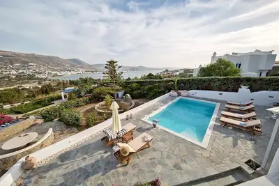 Image de Villa front de mer, piscine privée, tout neuf, familial, convivial,