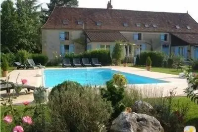 Image de Une ferme périgourdine en pierre vieille de 200 ans près de Bergerac
