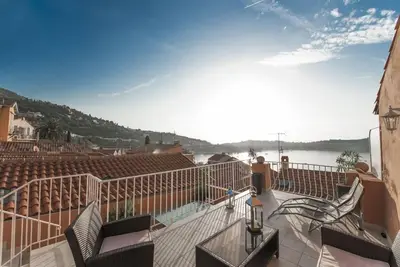 Image de Maison Avec Grande Terrasse Ensoleillée Et Une Vue Imprenable Sur Le Cap Ferrat