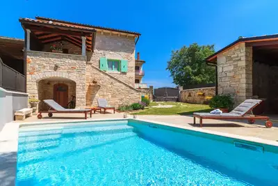 Image de Charmante maison en pierre avec piscine privée et jardin