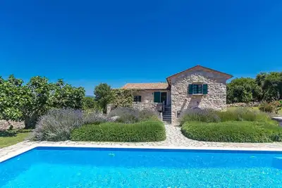 Image de Maison de vacances Dajana avec jardin méditerranéen