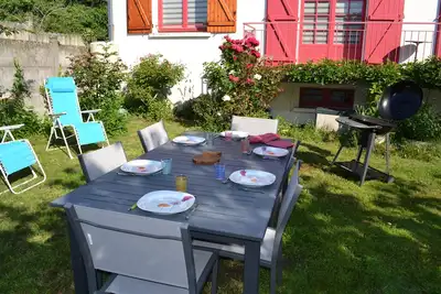Image de Maison familiale tout équipée avec un grand jardin et Wifi