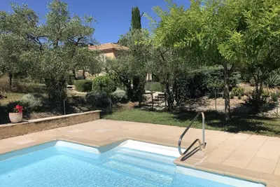 Image de Dans les oliviers, en Provence, maison pour 6-7 personnes avec piscine