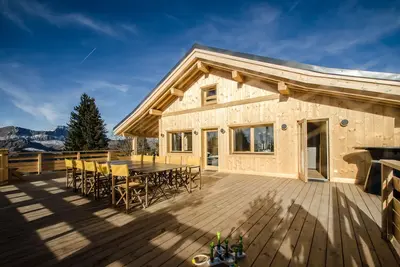 Image de 2 Ailes Et 3 Plumes : Location Confidentielle À La Montagne.