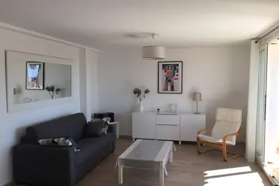 Image de Cannes- Vue Mer-Grand T2- 55 m²- Parking Prive-Clim-Calme