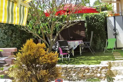 Image de Confort, Calme *** 100m2 +jardinet clos + parking & Wifi gratuits\n Ă 5mn Plages